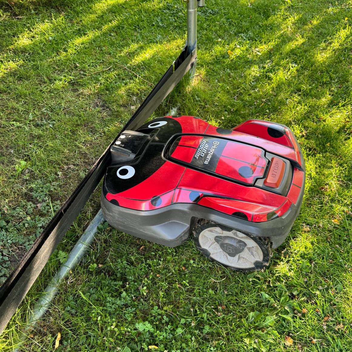 Stop til robotplæneklippere til trampoliner